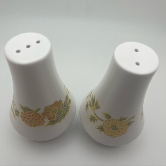 Vintage 1970’s Noritake salt & pepper shakers - Picture 4 of 7